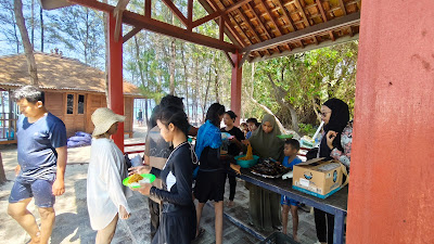 BBQ Di Pulau Cemara Besar