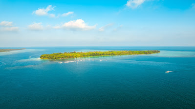 Snorkeling Di Pulau Menjangan Kecil3