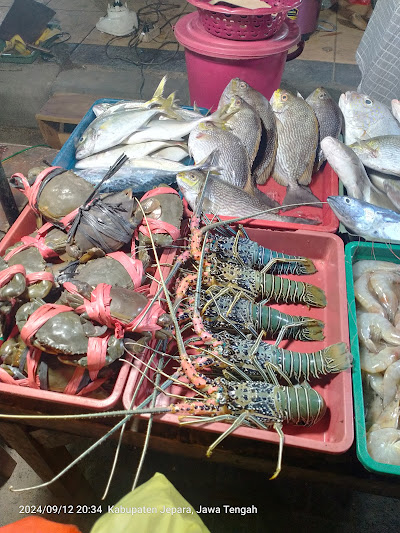 Street food di Alun-alun Karimunjawa