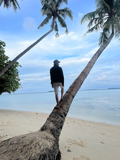 Keindahan Pantai Tanjung Gelam