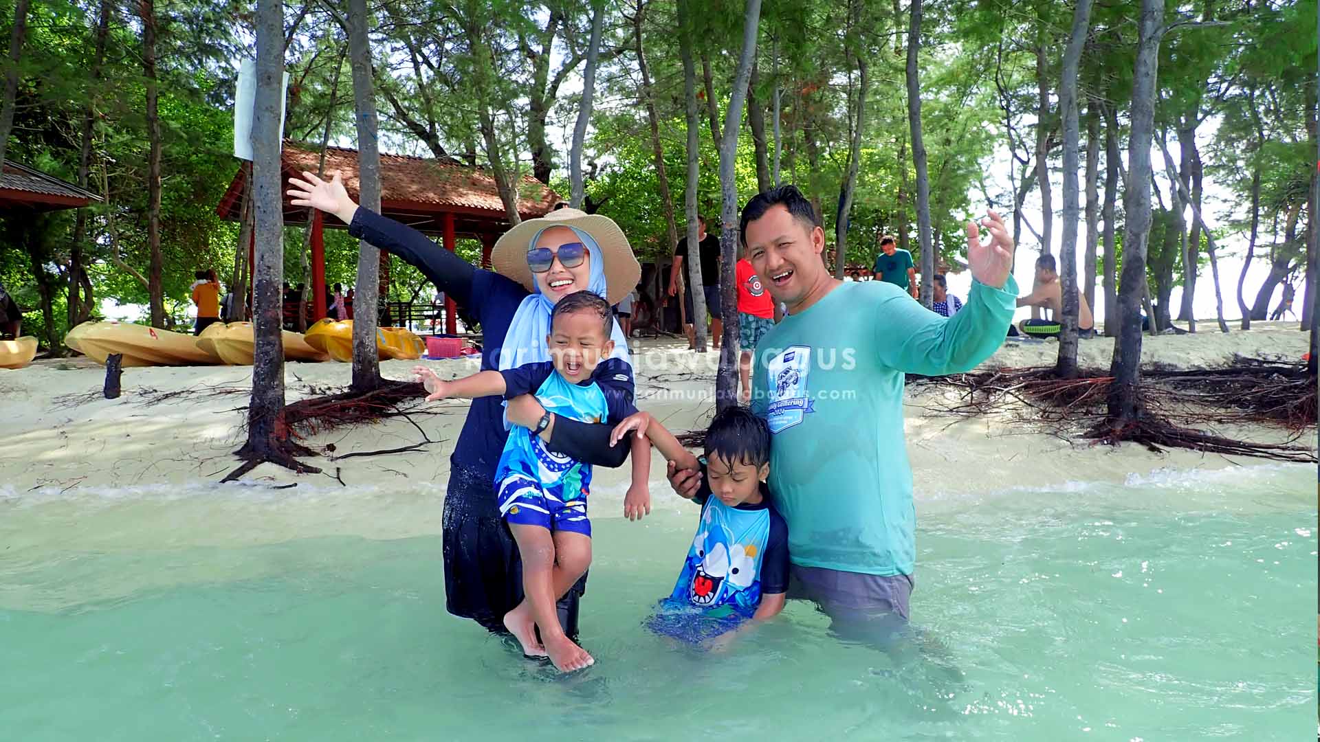 Rekomendasi Tempat Liburan Pantai Untuk Keluarga