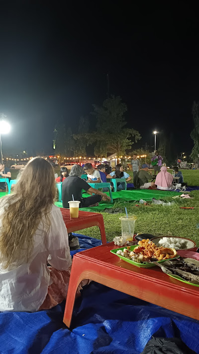 Street food Alun-alun Karimunjawa